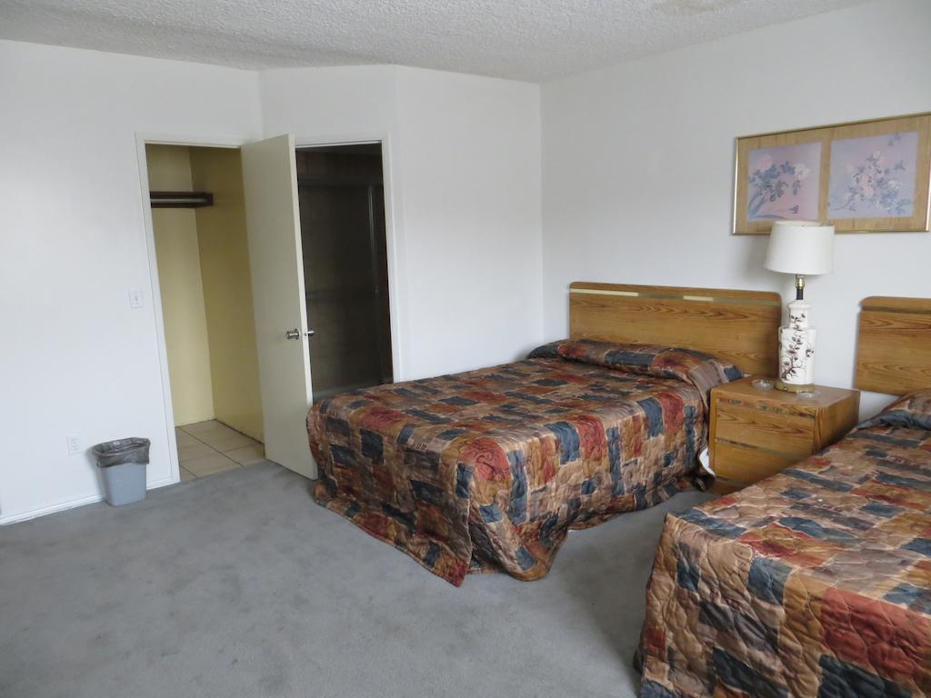 Jet Motel 2*